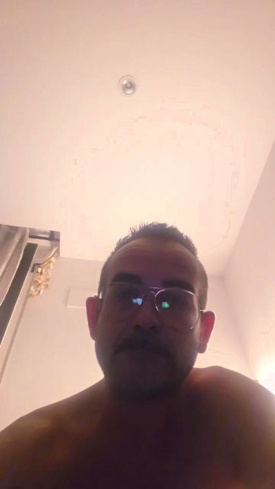 _MORENIT0_ live cam on Cam4
