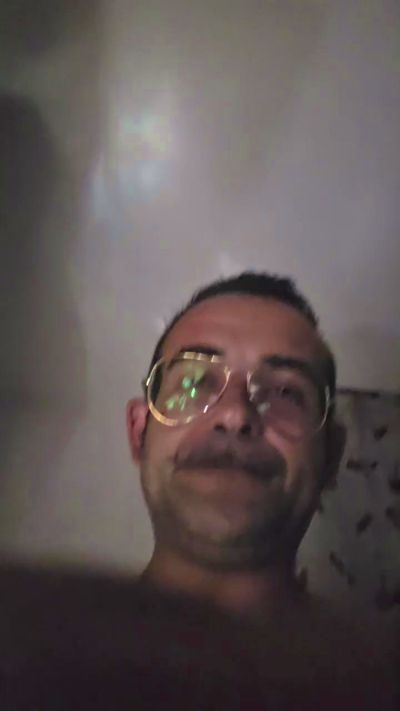 _MORENIT0_ live cam on Cam4