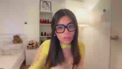 _Meganvalle live cam on Cam4
