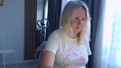 _YourAngel live cam on Cam4