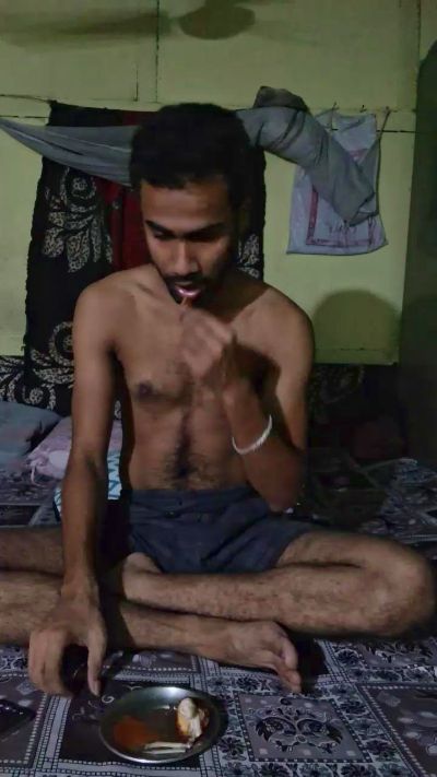 __skinnyboy_34 live cam on Cam4