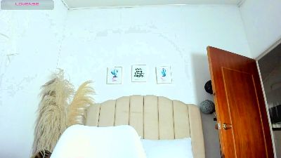 _aithanaa_ live cam on Cam4