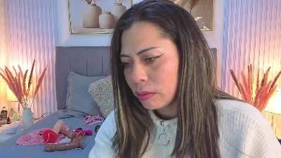 _lara1 live cam on Cam4