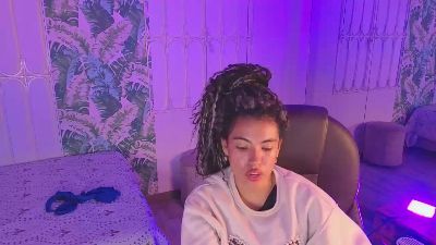 _lili_rose_ live cam on Cam4