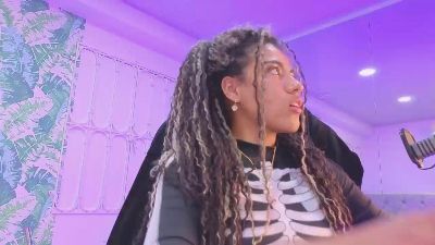 _lili_rose_ live cam on Cam4