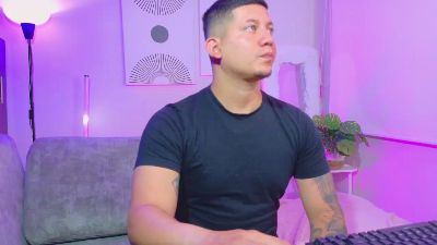 _robertobaggio live cam on Cam4