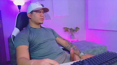 _robertobaggio live cam on Cam4