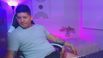 _robertobaggio live cam on Cam4