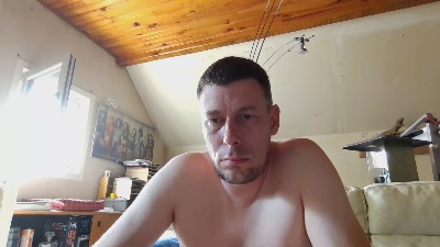 a_moure live cam on Cam4