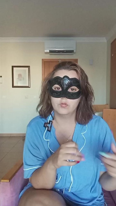 a_tua_ruivatuga live cam on Cam4