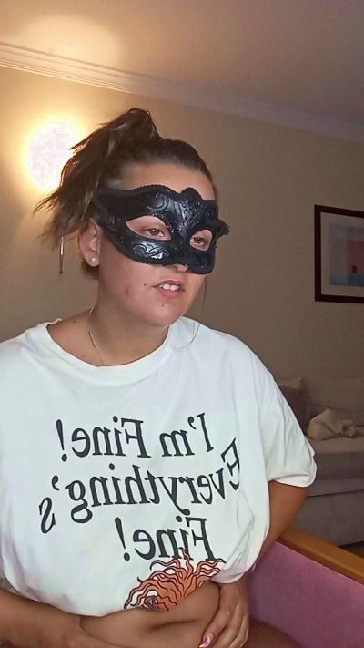 a_tua_ruivatuga live cam on Cam4