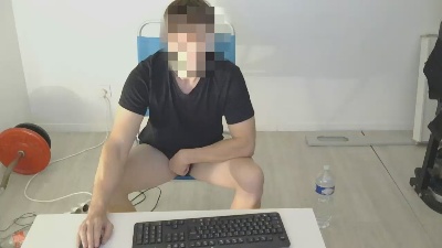 aaaguyyyy live cam on Cam4