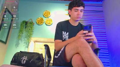 aalejo_gray live cam on Cam4