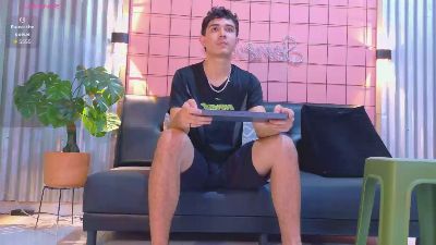 aalejo_gray live cam on Cam4