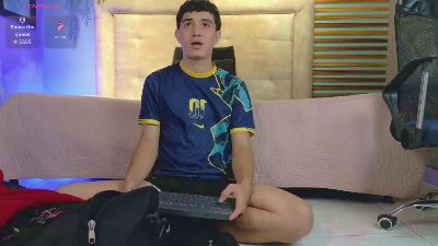 aalejo_gray live cam on Cam4