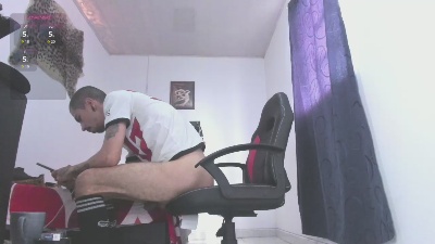 aaronbigdickxxx live cam on Cam4
