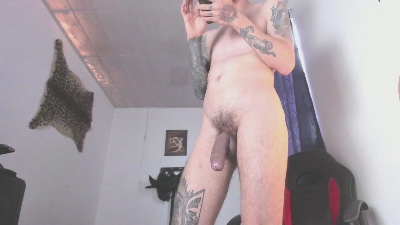 aaronbigdickxxx live cam on Cam4