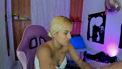abigailsandoval live cam on Cam4