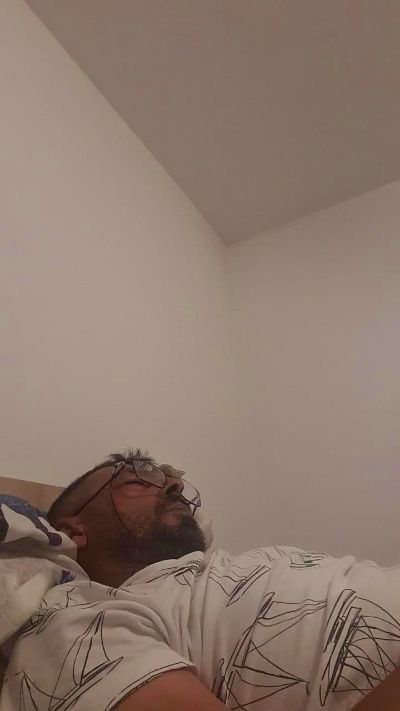 abyssboy352 live cam on Cam4