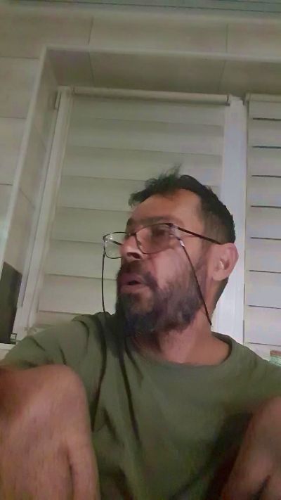 abyssboy352 live cam on Cam4