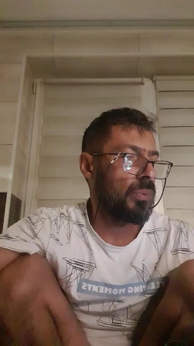 abyssboy352 live cam on Cam4