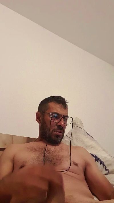 abyssboy352 live cam on Cam4