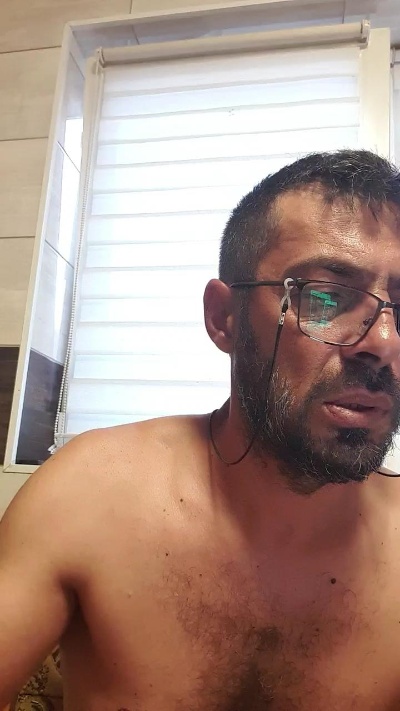abyssboy352 live cam on Cam4
