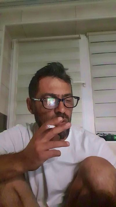 abyssboy352 live cam on Cam4