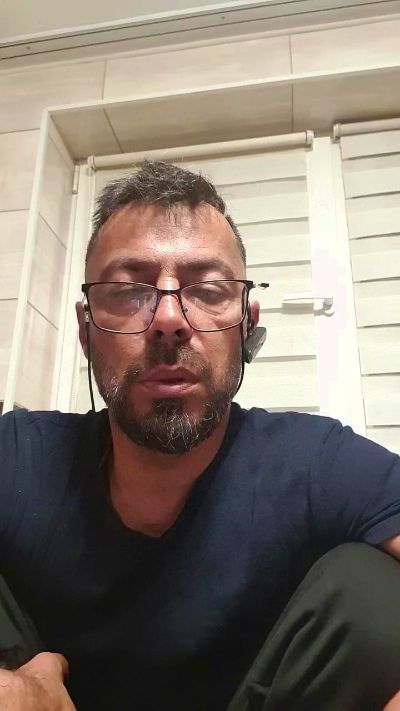 abyssboy352 live cam on Cam4