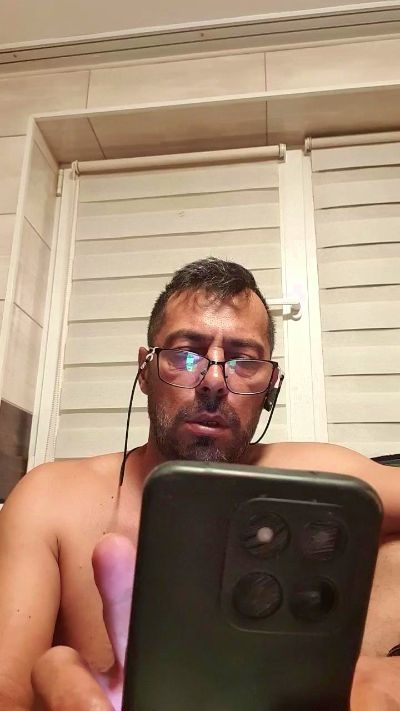 abyssboy352 live cam on Cam4