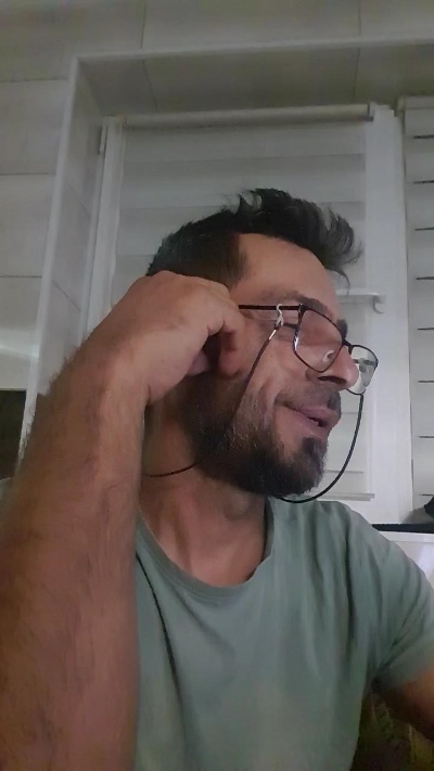 abyssboy352 live cam on Cam4
