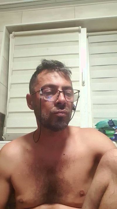 abyssboy352 live cam on Cam4