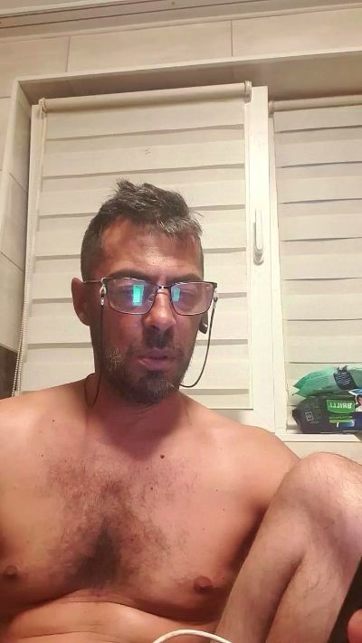 abyssboy352 live cam on Cam4