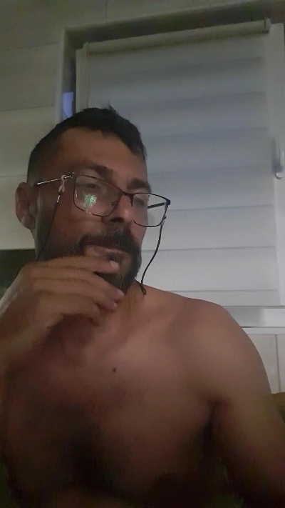 abyssboy352 live cam on Cam4