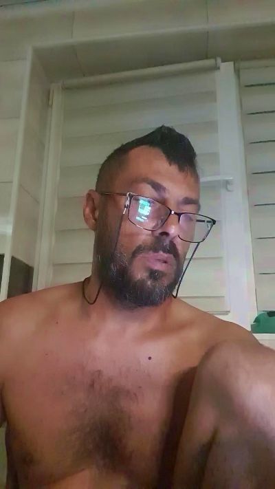 abyssboy352 live cam on Cam4