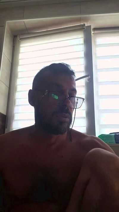 abyssboy352 live cam on Cam4
