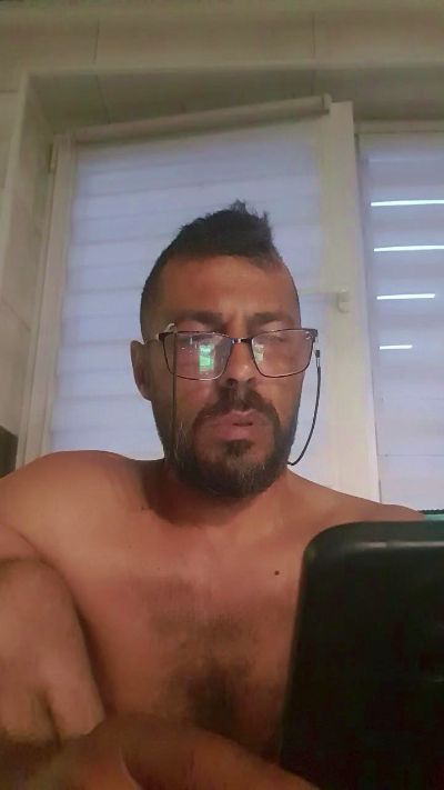 abyssboy352 live cam on Cam4