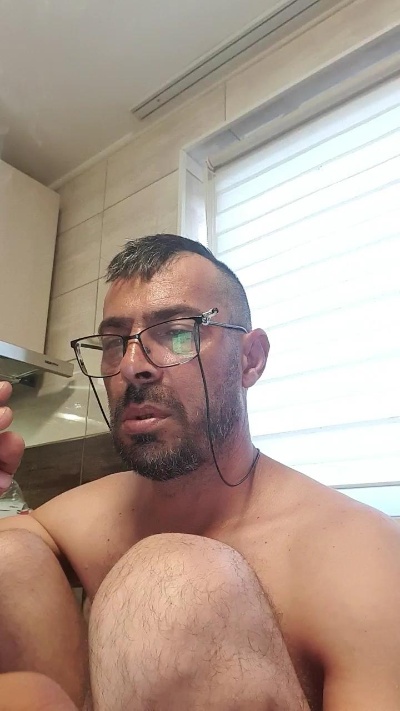 abyssboy352 live cam on Cam4