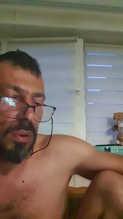 abyssboy352 live cam on Cam4
