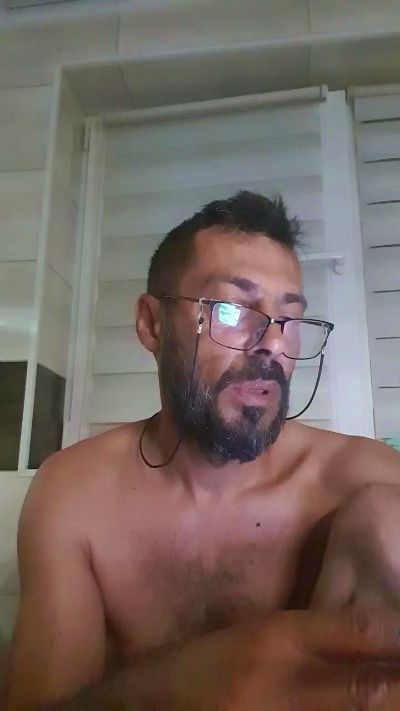 abyssboy352 live cam on Cam4
