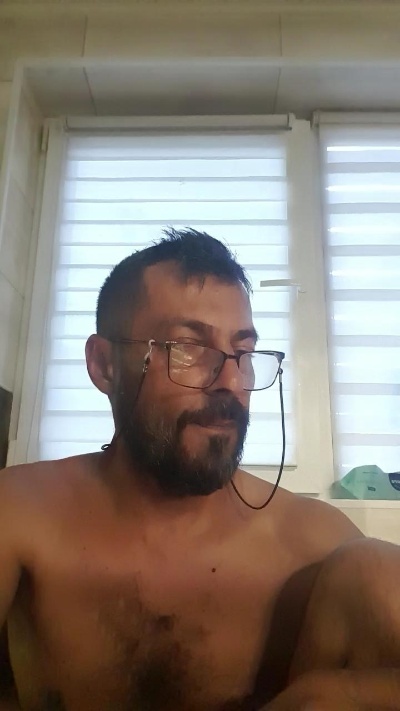 abyssboy352 live cam on Cam4