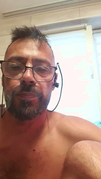abyssboy352 live cam on Cam4