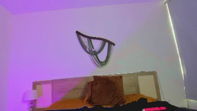 ada_mclaine live cam on Cam4