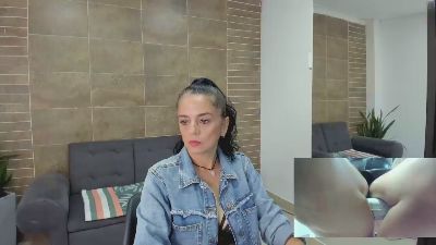 ada_walker live cam on Cam4