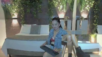 ada_walker live cam on Cam4