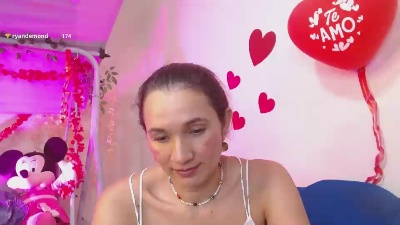 adairamars live cam on Cam4