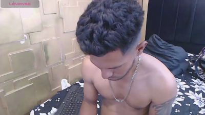 adambrosk_24 live cam on Cam4
