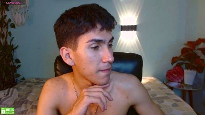 adan_tower live cam on Cam4