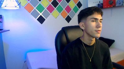 adan_tower live cam on Cam4