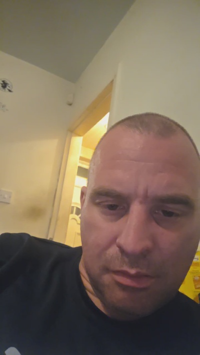 adavid30 live cam on Cam4